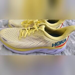 Hoka One One WOMEN'S CLIFTON 10.5 New not original box.